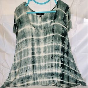 VIBE Sportswear Tie Dye top. Green and cream
